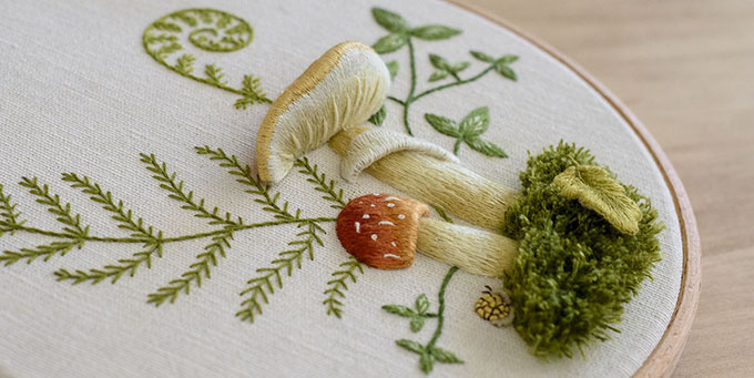 Setas bordadas a mano usando técnica de bordado en relieve (Stumpwork) de Arorua